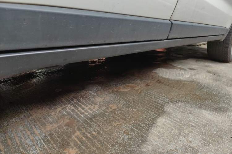 Used GAC Trumpchi GS4 2019 270T Automatic Two-Wheel Drive Luxury Smart Connectivity Model Right Side Sill