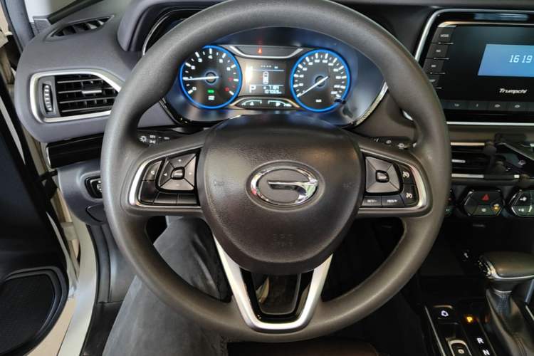 Used GAC Trumpchi GS4 2019 270T Automatic Two-Wheel Drive Elite Edition Steering Wheel