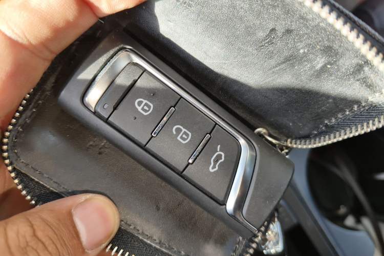 Used GAC Trumpchi GS4 2019 270T Automatic Two-Wheel Drive Luxury Smart Connectivity Model Vehicle Key