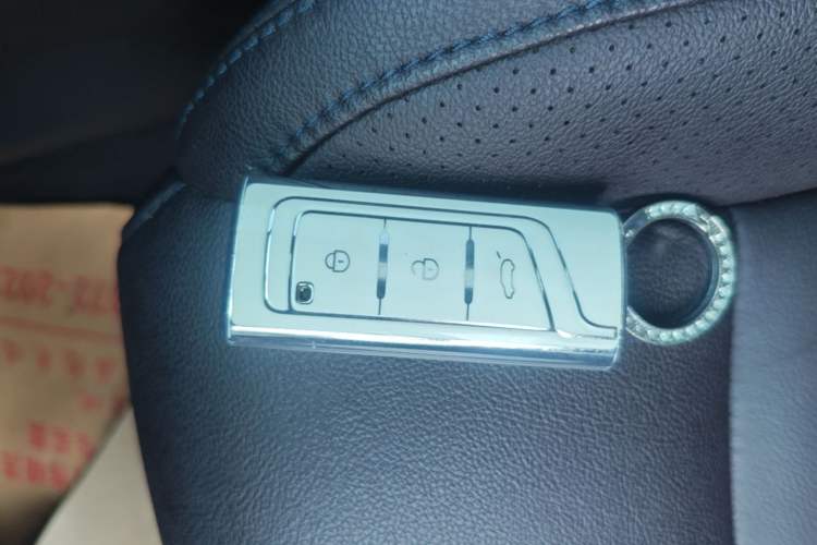 Used GAC Trumpchi GS4 2019 270T Automatic Two-Wheel Drive Luxury Smart Connectivity Model Vehicle Key