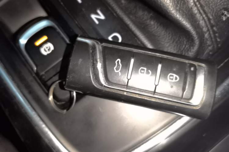 Used GAC Trumpchi GS4 2019 270T Automatic Two-Wheel Drive Luxury Smart Connectivity Model Vehicle Key