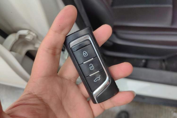 Used GAC Trumpchi GS4 2019 270T Automatic Two-Wheel Drive Luxury Smart Connectivity Model Vehicle Key