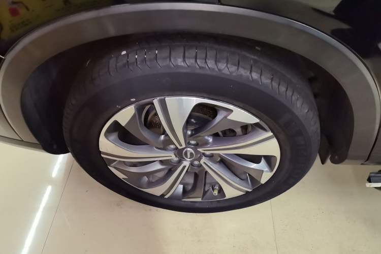 Used GAC Trumpchi GS4 2020 270T Automatic Smart Connectivity Edition Right Rear Wheel Hub