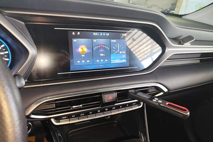 Used GAC Trumpchi GS4 2020 270T Automatic Elite Tech Edition Audio And AC Panel