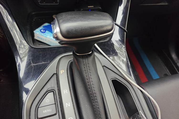 Used GAC Trumpchi GS4 2020 270T Automatic Elite Tech Edition Gear Lever