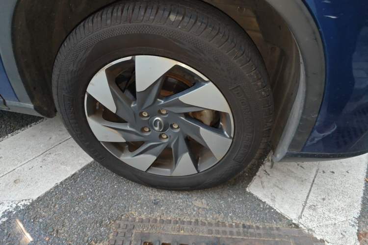 Used GAC Trumpchi GS4 2020 270T Automatic Elite Tech Edition Right Front Wheel Hub