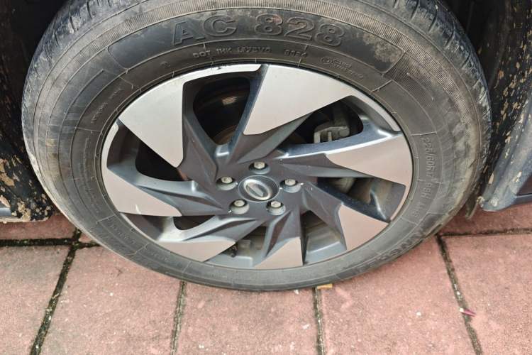 Used GAC Trumpchi GS4 2020 270T Automatic Elite Tech Edition Right Front Wheel Hub
