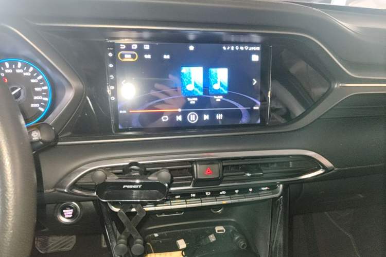 Used GAC Trumpchi GS4 2020 270T Automatic Elite Tech Edition Audio And AC Panel