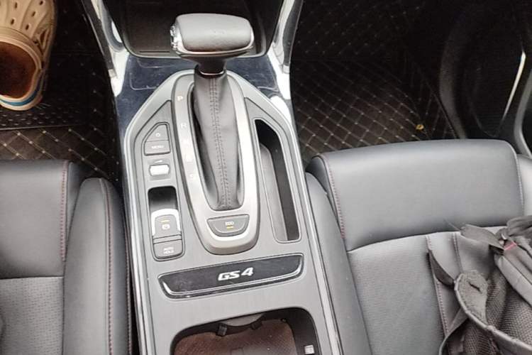 Used GAC Trumpchi GS4 2020 270T Automatic Elite Tech Edition Gear Lever
