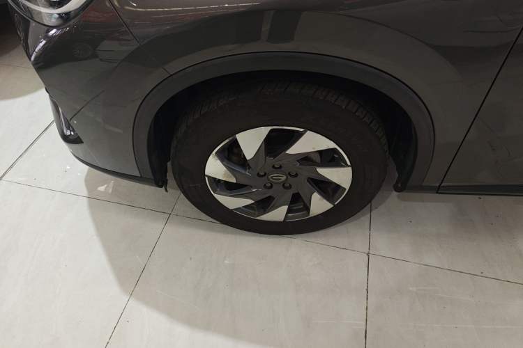 Used GAC Trumpchi GS4 2020 270T Automatic Elite Tech Edition Left Front Wheel Hub