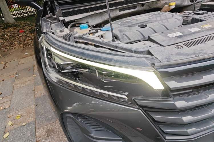 Used GAC Trumpchi GS4 2020 270T Automatic Elite Tech Edition Right Front Headlight