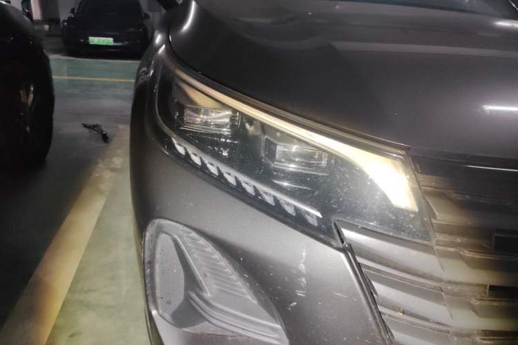 Used GAC Trumpchi GS4 2020 270T Automatic Elite Tech Edition Right Front Headlight