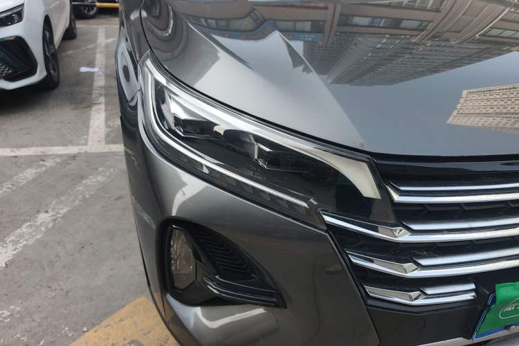 Used GAC Trumpchi GS4 2020 270T Automatic Luxury Edition Right Front Headlight