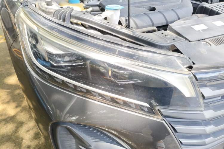 Used GAC Trumpchi GS4 2020 270T Automatic Elite Tech Edition Right Front Headlight