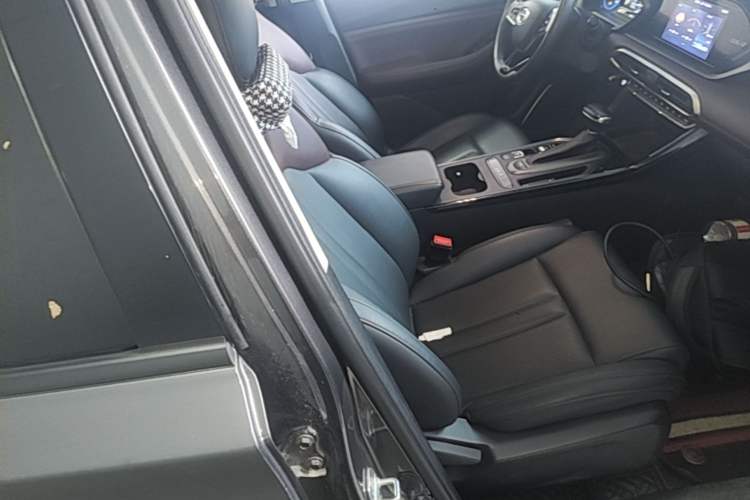 Used GAC Trumpchi GS4 2020 270T Automatic Elite Tech Edition Right Front Seat