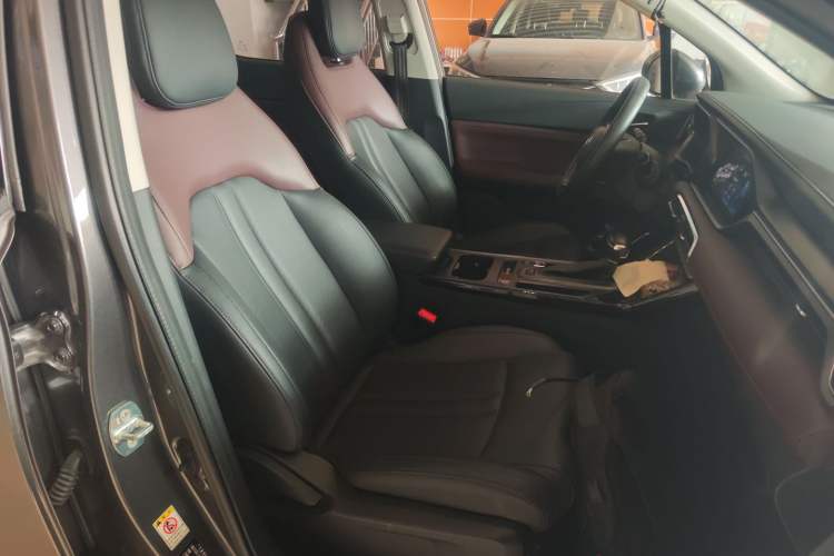 Used GAC Trumpchi GS4 2020 270T Automatic Luxury Smart Connectivity Version Right Front Seat