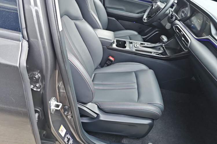 Used GAC Trumpchi GS4 2020 270T Automatic Smart Connectivity Edition Right Front Seat