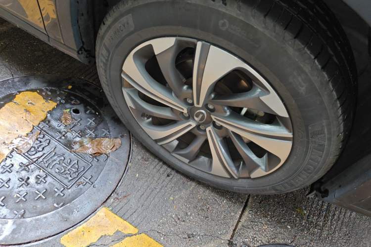 Used GAC Trumpchi GS4 2020 270T Automatic Smart Connectivity Edition Right Front Wheel Hub