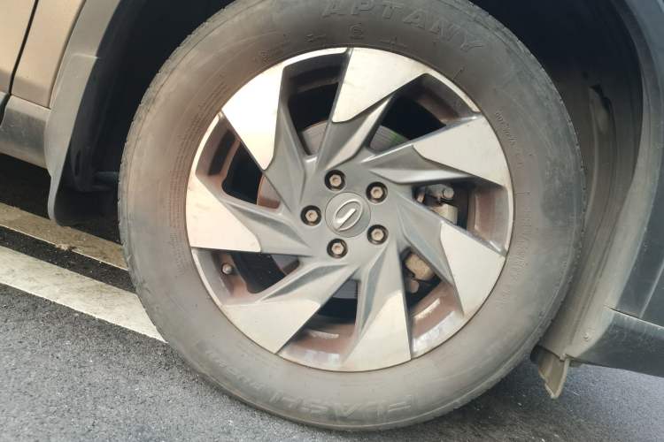 Used GAC Trumpchi GS4 2020 270T Automatic Elite Tech Edition Right Front Wheel Hub