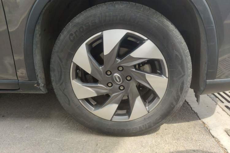 Used GAC Trumpchi GS4 2020 270T Automatic Elite Tech Edition Right Front Wheel Hub
