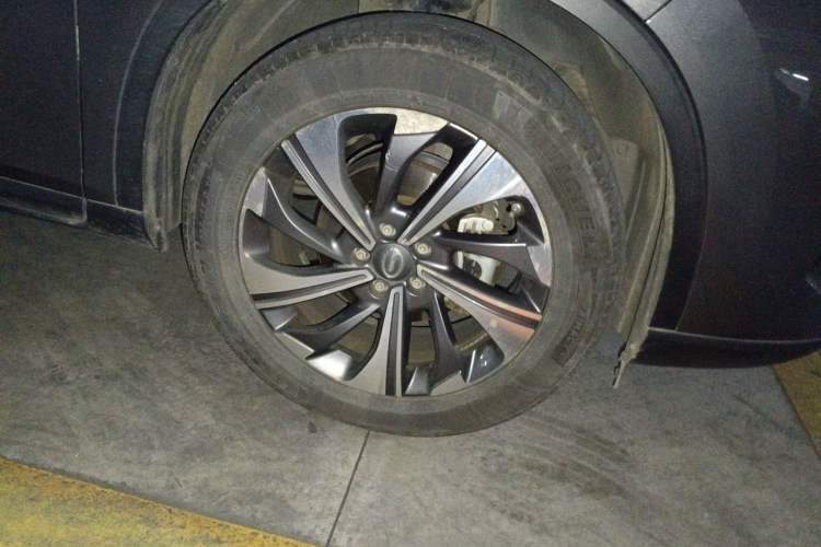 Used GAC Trumpchi GS4 2020 270T Automatic Smart Connectivity Edition Right Front Wheel Hub