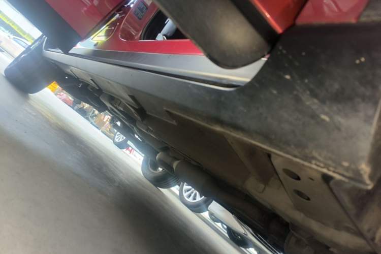 Used GAC Trumpchi GS4 2020 270T Automatic Elite Tech Edition Right Side Sill