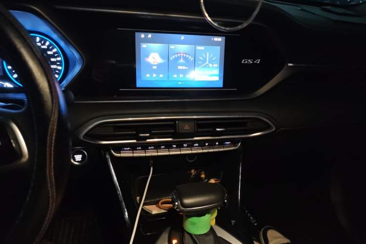 Used GAC Trumpchi GS4 2020 270T Automatic Elite Tech Edition Audio And AC Panel