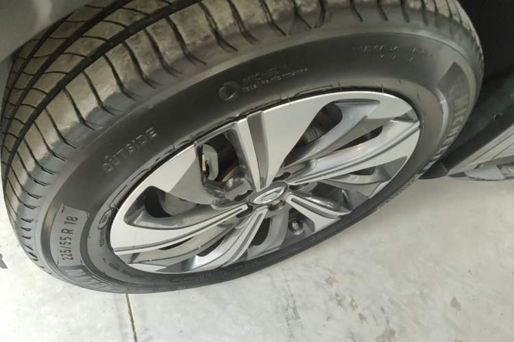 Used GAC Trumpchi GS4 2020 270T Automatic Luxury Edition Left Front Wheel Hub