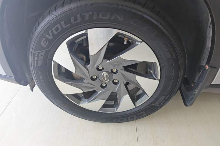Used GAC Trumpchi GS4 2020 270T Automatic Elite Tech Edition Left Front Wheel Hub