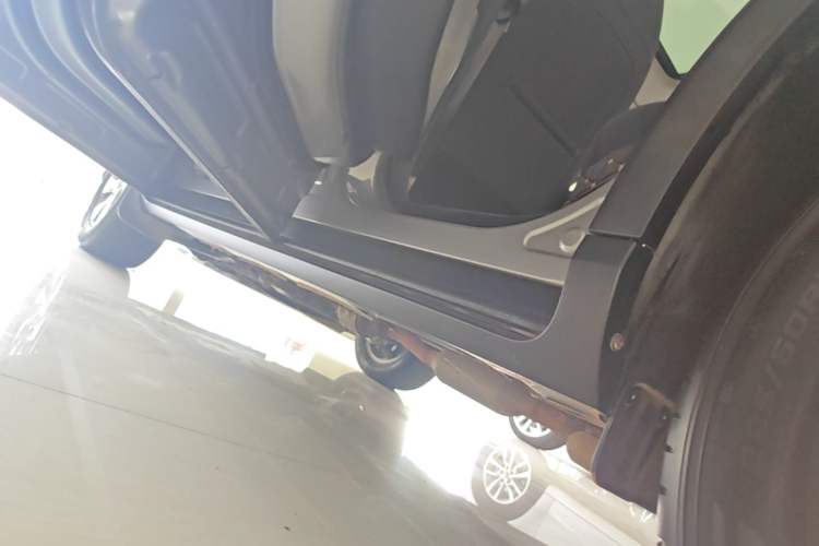 Used GAC Trumpchi GS4 2020 270T Automatic Elite Tech Edition Left Side Sill