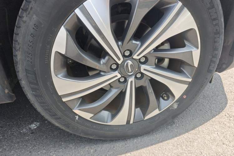 Used GAC Trumpchi GS4 2020 270T Automatic Smart Connectivity Edition Right Front Wheel Hub