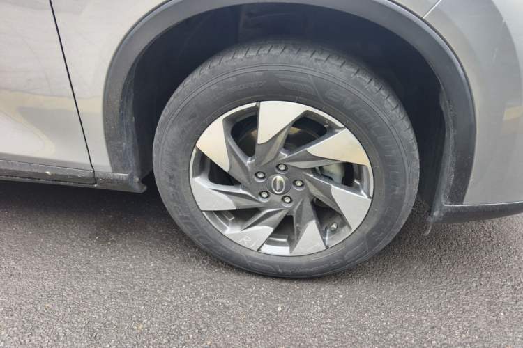 Used GAC Trumpchi GS4 2020 270T Automatic Elite Tech Edition Right Front Wheel Hub