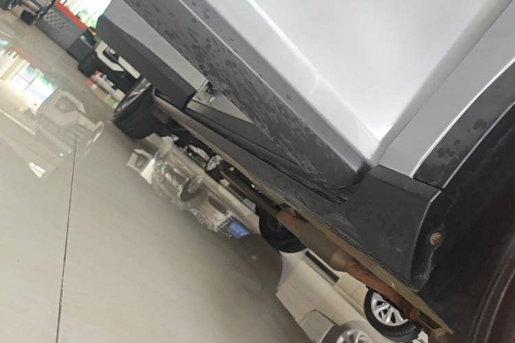 Used GAC Trumpchi GS4 2020 270T Automatic Elite Tech Edition Right Side Sill