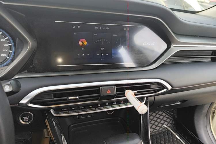 Used GAC Trumpchi GS4 2020 270T Automatic Elite Tech Edition Audio And AC Panel