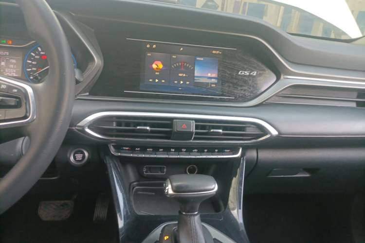 Used GAC Trumpchi GS4 2020 270T Automatic Elite Tech Edition Audio And AC Panel