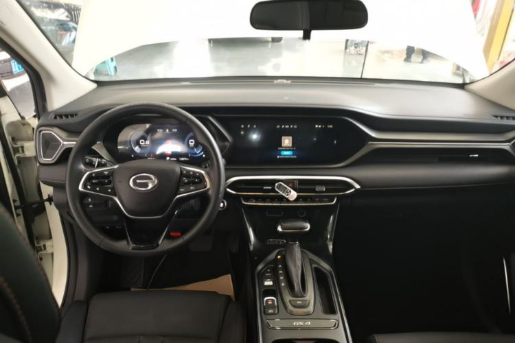 Used GAC Trumpchi GS4 2020 270T Automatic Luxury Smart Connectivity Version Center Console
