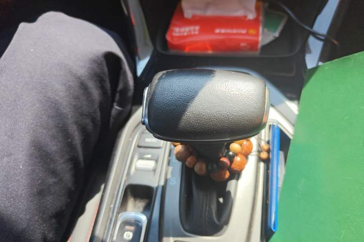 Used GAC Trumpchi GS4 2020 270T Automatic Luxury Smart Connectivity Version Gear Lever