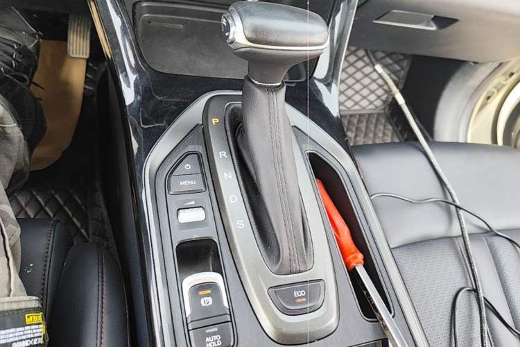 Used GAC Trumpchi GS4 2020 270T Automatic Elite Tech Edition Gear Lever