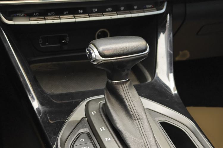 Used GAC Trumpchi GS4 2020 270T Automatic Elite Tech Edition Gear Lever