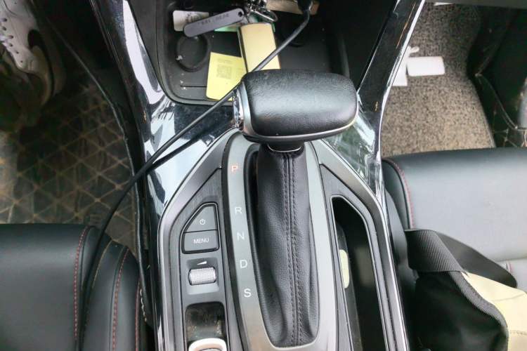 Used GAC Trumpchi GS4 2020 270T Automatic Elite Tech Edition Gear Lever