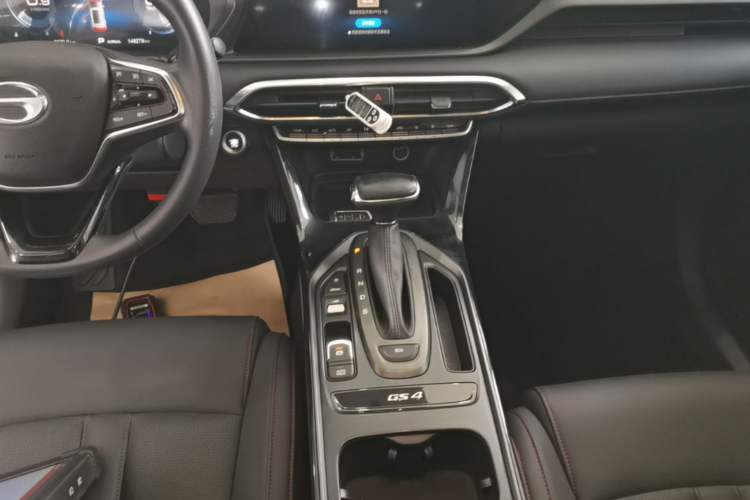 Used GAC Trumpchi GS4 2020 270T Automatic Luxury Smart Connectivity Version Gear Lever