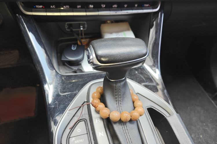 Used GAC Trumpchi GS4 2020 270T Automatic Elite Tech Edition Gear Lever