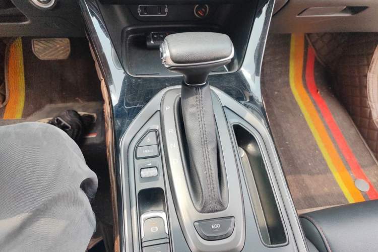 Used GAC Trumpchi GS4 2020 270T Automatic Luxury Smart Connectivity Version Gear Lever
