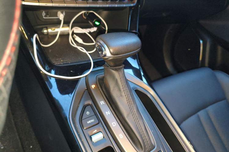 Used GAC Trumpchi GS4 2020 270T Automatic Luxury Smart Connectivity Version Gear Lever