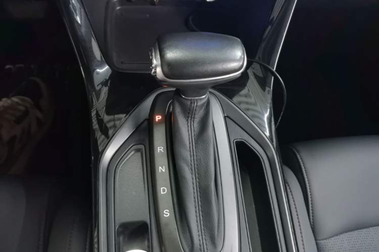 Used GAC Trumpchi GS4 2020 270T Automatic Comfort Edition Gear Lever
