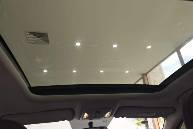Used GAC Trumpchi GS4 2020 270T Automatic Luxury Smart Connectivity Version Headliner