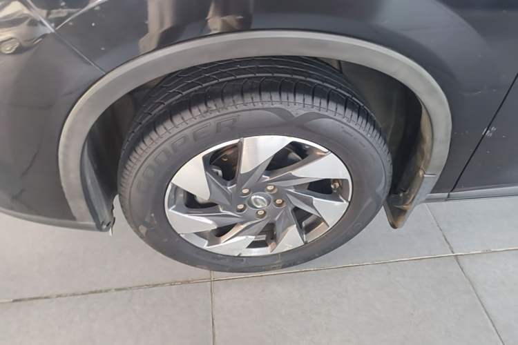 Used GAC Trumpchi GS4 2020 270T Automatic Elite Tech Edition Left Front Wheel Hub
