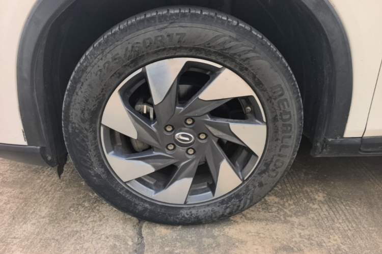 Used GAC Trumpchi GS4 2020 270T Automatic Elite Tech Edition Left Front Wheel Hub
