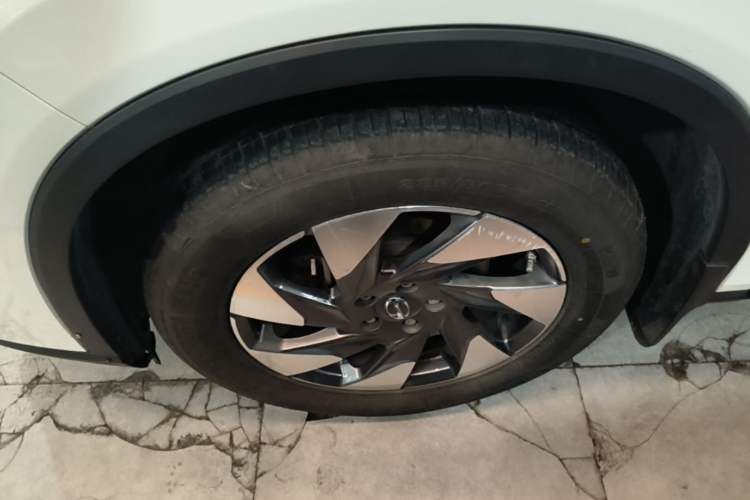 Used GAC Trumpchi GS4 2020 270T Automatic Elite Tech Edition Left Front Wheel Hub