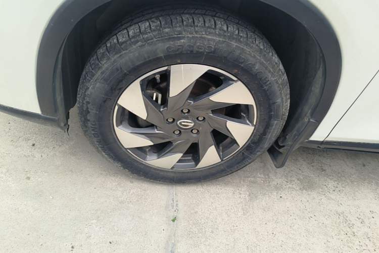 Used GAC Trumpchi GS4 2020 270T Automatic Elite Tech Edition Left Front Wheel Hub
